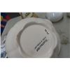 Image 5 : Ten Teapots Antique & Modern & Tea Towel