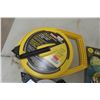 Image 2 : Tape Measure 200', 100', 25', Screwbit Set, Pliers, Frames, Multimeter
