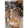 Image 3 : 2 Swivel Bar Stools 4th Drink Match