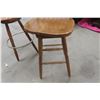 Image 4 : 2 Swivel Bar Stools 4th Drink Match
