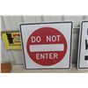 Image 2 : 2x Traffic Sign One Way 18" x 24" & Do Not Enter 24" x 24"