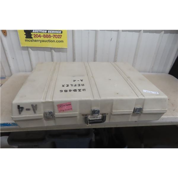 Hard Case 34" x 24" x 8" Locking & Keys