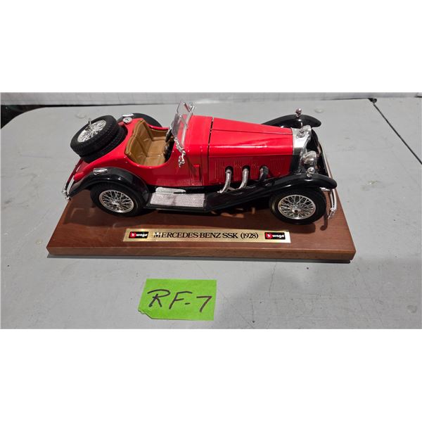 Bburago 1928 Mercedes-Benz SSK Convertible Die Cast on Display Stand – 1/18th Scale