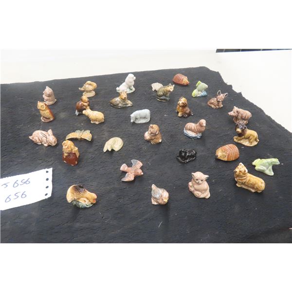 30 Tea Figures