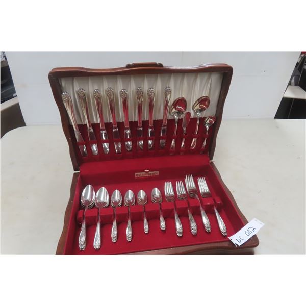 1847 Rogers Bros Flatware in Chest