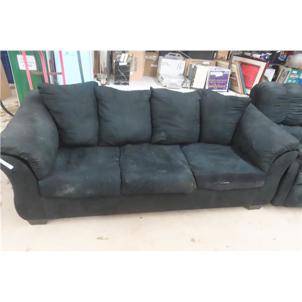 Couch/Hide-a-Bed – 84" Wide