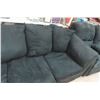 Image 4 : Couch/Hide-a-Bed – 84" Wide
