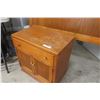 Image 15 : 4-Piece Oak Bedroom Set – Dresser 29" x 66" x 18" and Tri Mirror 45" x 51" +
