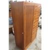 Image 9 : 4-Piece Oak Bedroom Set – Dresser 29" x 66" x 18" and Tri Mirror 45" x 51" +
