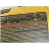 Image 11 : DeWalt 10" Sliding Dual Bevel Mitre Saw — Model DW717