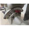Image 13 : DeWalt 10" Sliding Dual Bevel Mitre Saw — Model DW717
