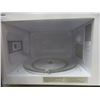 Image 3 : Hamilton Beach Microwave — 700 Watts — Appears New
