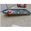 Image 3 : Vintage Tin Circus-Themed Marble Games and Tinker Toy in Original Packaging
