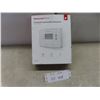 Image 1 : Honeywell Programmable Thermostat — Model RTH 221B — New or Store Return
