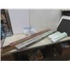 Image 1 : 3 Wood Blinds with Hardware and Drapery Rod