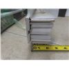 Image 3 : 3 Wood Blinds with Hardware and Drapery Rod
