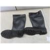 Image 4 : New Steel Toe Rubber Boots — Size 10