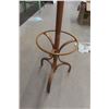 Image 4 : Self-Standing Coat and Jacket Rack
