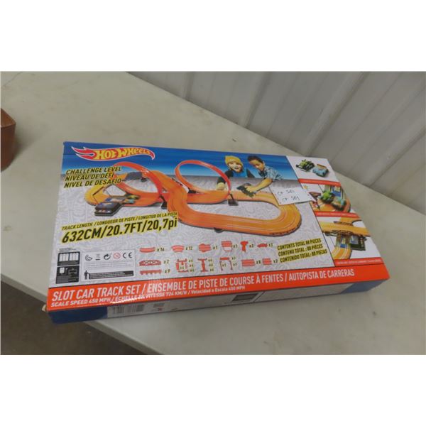 Hot Wheels Challenge Lined Slot Car Race Track
