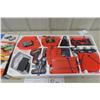 Image 6 : Hot Wheels Challenge Lined Slot Car Race Track