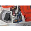 Image 9 : Hot Wheels Challenge Lined Slot Car Race Track
