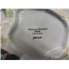Image 10 : Fitz and Floyd Teapot with 4 Mugs, 2 Serving Bowls and New Tablecloth