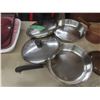 Image 5 : 14 Glass Pots & Pans, 4-Pc Stainless Frying Pan Set, Corningware Casserole Dish and 2 Pyrex Pieces