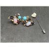 Image 8 : Jewelry Box with Vintage Earrings, Brooches, Beads, Pendants, Cuff Links and More