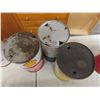 Image 4 : 10 Quart Oil Cans: Shell, Texaco, John Deere