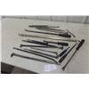 Image 1 : 16 Pry Bars