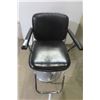 Image 2 : Barber Chair – Swivel, Adjustable Height, Retro Style, Good Condition