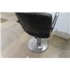 Image 4 : Barber Chair – Swivel, Adjustable Height, Retro Style, Good Condition