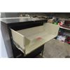 Image 4 : Lateral 3-Drawer Metal Filing Cabinet