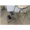 Image 3 : Retro Chrome-Legged High Chair