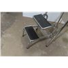Image 4 : Retro Chrome-Legged High Chair