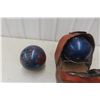 Image 1 : 2  x 10-Pin Bowling Balls: Brunswick Jewel and Columbia 300