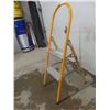 Image 3 : Stepper, and Aluminum Crutches