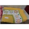 Image 2 : Home Décor Quilt and Wool Blanket