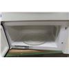 Image 4 : Frigidaire Over-Range Microwave with Exhaust