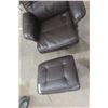 Image 6 : Leather/Leather-Style Swivel Chair and Ottoman
