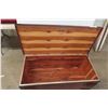 Image 5 : Cedar Chest with Bottom Drawer, 21" × 39" × 18"