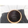 Image 6 : Stoneware Salt Glaze 2-Gallon Crock
