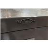 Image 3 : 3 Metal 2-Drawer Filing Cabinets, 30½" × 18" × 28"