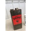 Image 5 : BA Insect Spray (Royalite), 2x 5 lb Grease Pail + Valspar One Gallon Can