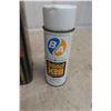 Image 8 : BA Insect Spray (Royalite), 2x 5 lb Grease Pail + Valspar One Gallon Can
