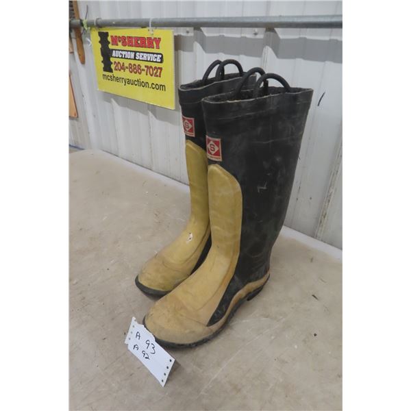 Snyder Steel-Toed Rubber Boots – Size 8