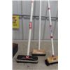 Image 6 : 4 Curling Brooms and Ashem Size 13 Curling Shoe & Sliders