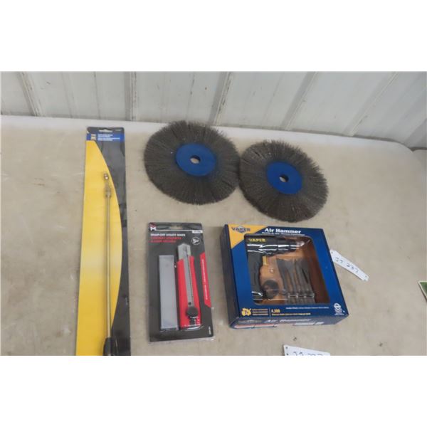 New Air Hammer Adn Chisels , 2 Wire Wheels, Utility Knife and Sprayer Wand