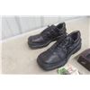 Image 4 : Dress Shoes Size 11, Corkscrew Set and Ice Pick