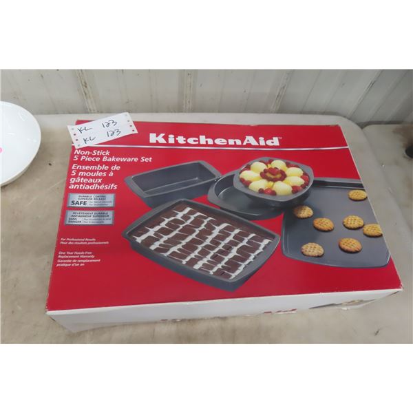 New KitchenAid 5-Piece Non-Stick Bakeware Set